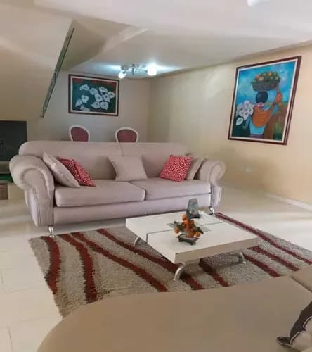 Marina Vende Casa Con Terreno En Urb. El Cafetal Naguanagua. Plc-1225 (sólo Clientes)