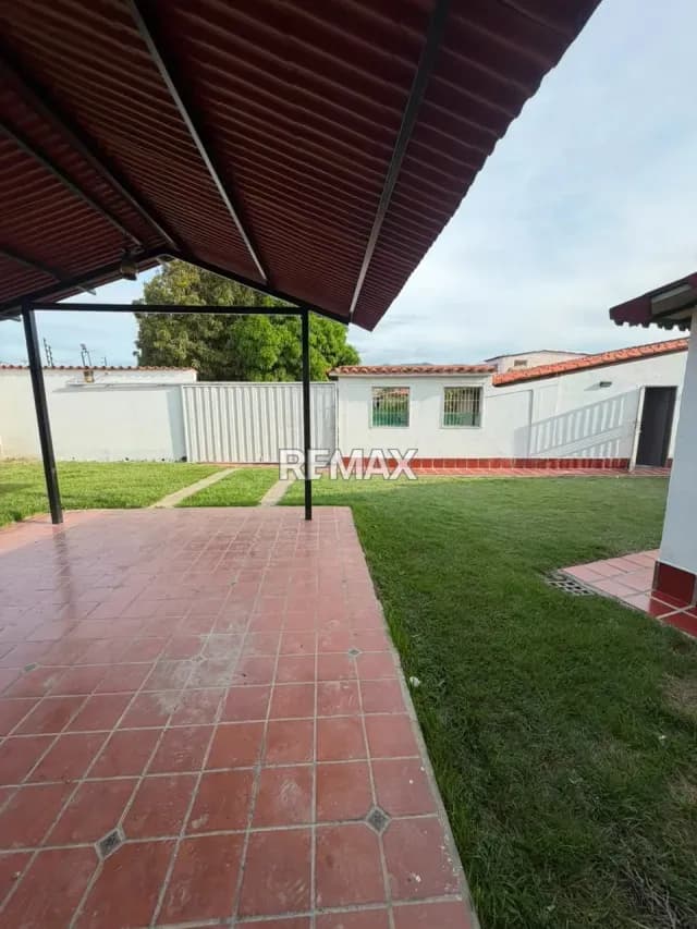 Villa Tabure, Casa de un nivel con patio grande, terreno extra en Cabudare con fácil acceso a la Av. Intercomunal y Av. Ribereña