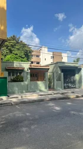 Yasmin Roa Vende Casa O Terreno En Naguanagua Al Lado De La Clinica El Riñon Cod 316064