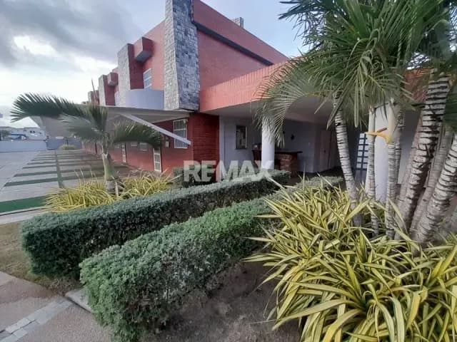 EN VENTA TONWHOUSE LISTO PARA DISFRUTAR EN EL EXCLUSIVO CONJUNTO BUCANERO GOLD I EN CIUDAD FLAMINGO