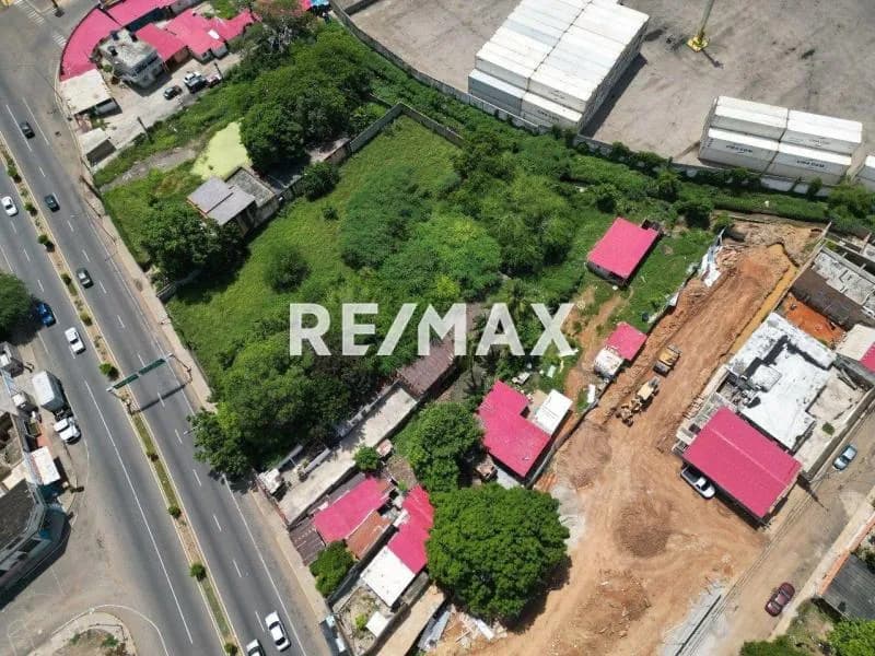 Terreno en la Avenida El Milagro en Alquiler, Maracaibo