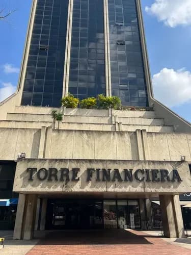 En Venta Oficina De 98 Mts2 En La Torre Financiera En Colinas De Bello Monte. Jl