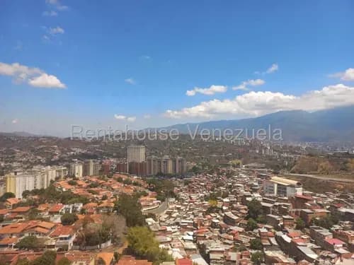 (cliente Directo) Venta 26-19753 Espectacular Penthouse Dúplex De 195 Metros En El Este De La Ciudad Con 5 Habitaciones, 3 Baños, 4 Puestos Techados Y 2 Maleteros.