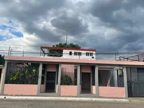 Casa En Avenida Universidad, Naguanagua. Srosag-99