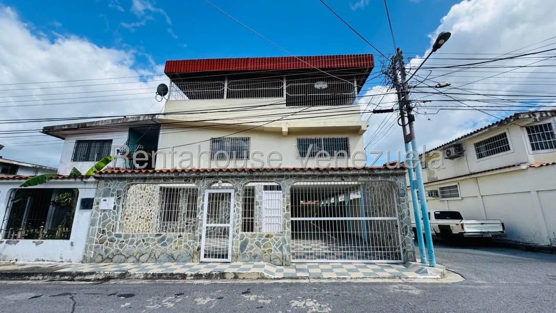 Casa (Multipes Niveles) en Alquiler en La Mora II, Aragua