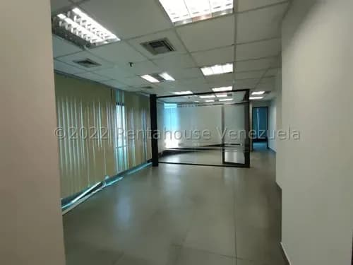 Oficina En Alquiler Urb. Sabana Grande. 20-644 Neyla Cedeño