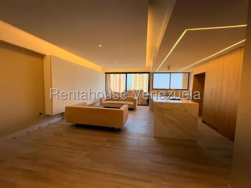 Apartamento (1 Nivel) en Venta en Avenida El Milagro, Zulia