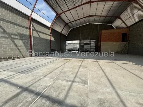 Galpón En Venta De 1139m2 En Complejo Industrial Zona Industrial 2 Barquisimeto,lara @ 26-17229 Eo