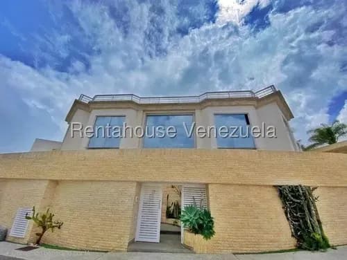 Agp Excelente Inversión! Casa En Venta En Los Naranjos Del Cafetal, En Calle Cerrada, Agua Constante 26-6806