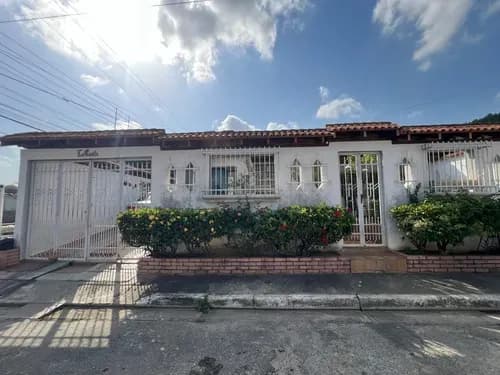Alquilo Casa En Naguanagua Urb El Naranjal Calle Abierta Pozo De Agua En La Urbanización Tanque Subterráneo 6.000 Lt 2 Puestos De Estacionamiento 3 Habitaciones 3 Baños Patio Gavip