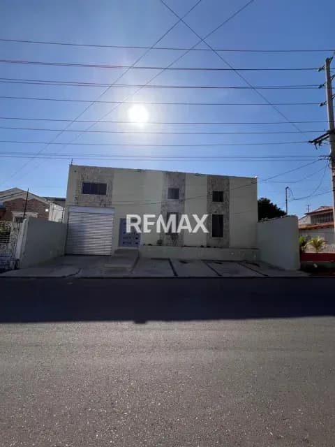 Local Comercial en Alquiler Avenida 14A con Calle 82 y 83