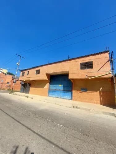 Rosaura Isla Alquila Amplio Galpón En La Calle Sucre De Valencia Con 545mts2 Cod 283780