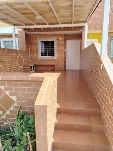 Townhouse En Venta En Urb. Calicanto Conjunto Residencial Tierra Nueva, Valencia, Fcaballero