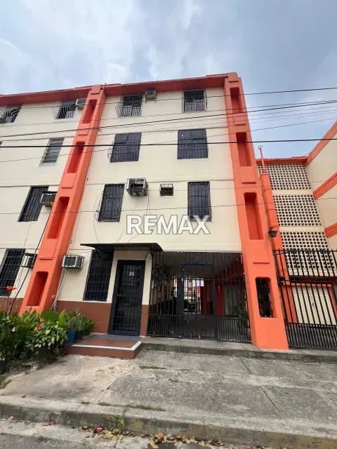 Alquiler de Apartamento en San Blas Sector III