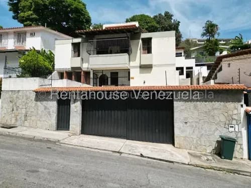 Bonita Y Espaciosa Casa En Venta En La Urb. Santa Sofía, Con Anexos Independientes. Ven A Conocerla, Agenda Tu Visita