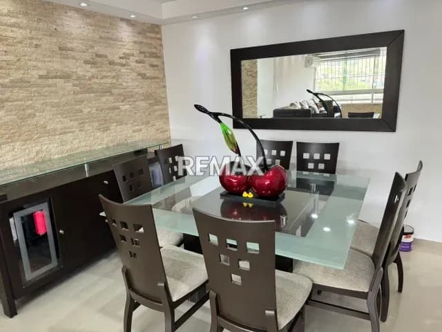 Apartamento Remodelado en Alquiler en Baruta