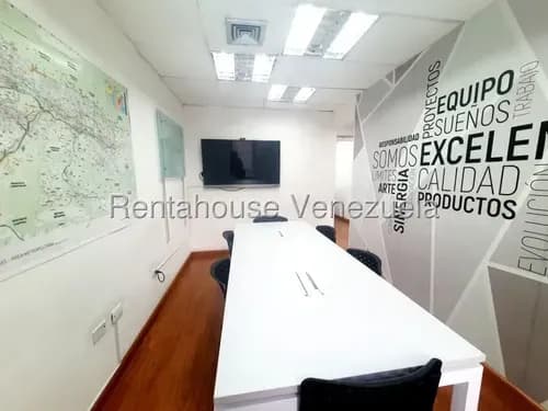 Moderna Oficina En Alquiler En Los Palos Grandes / Torre Cavendes / Hr 26-7217