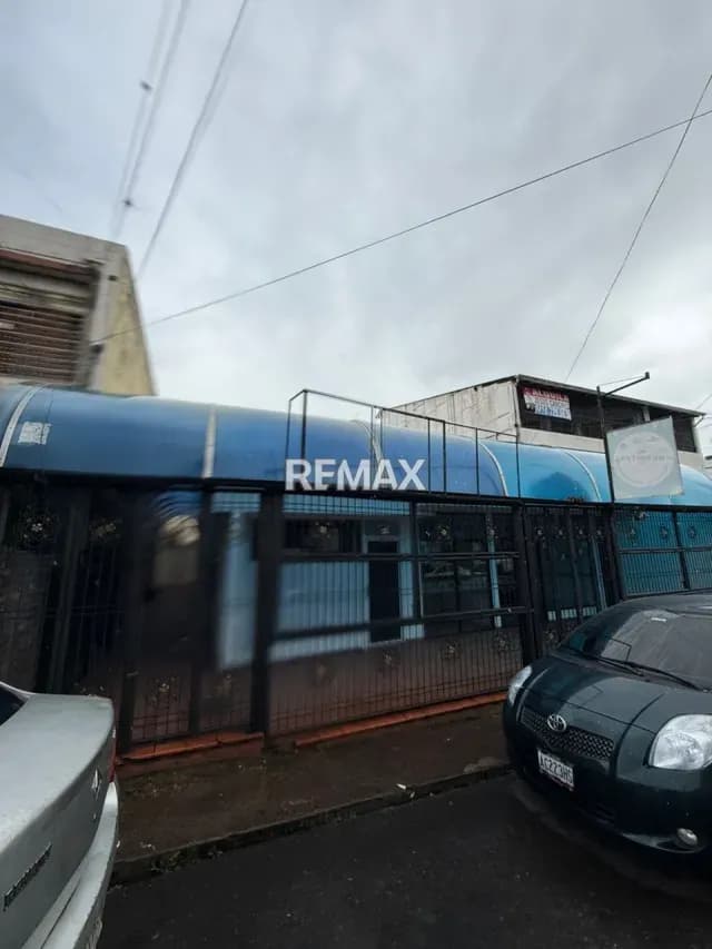 En Alquiler local Comercial ubicado en la calle 12 entre carrera 22 y 23 barrio obrero Área: 45m2