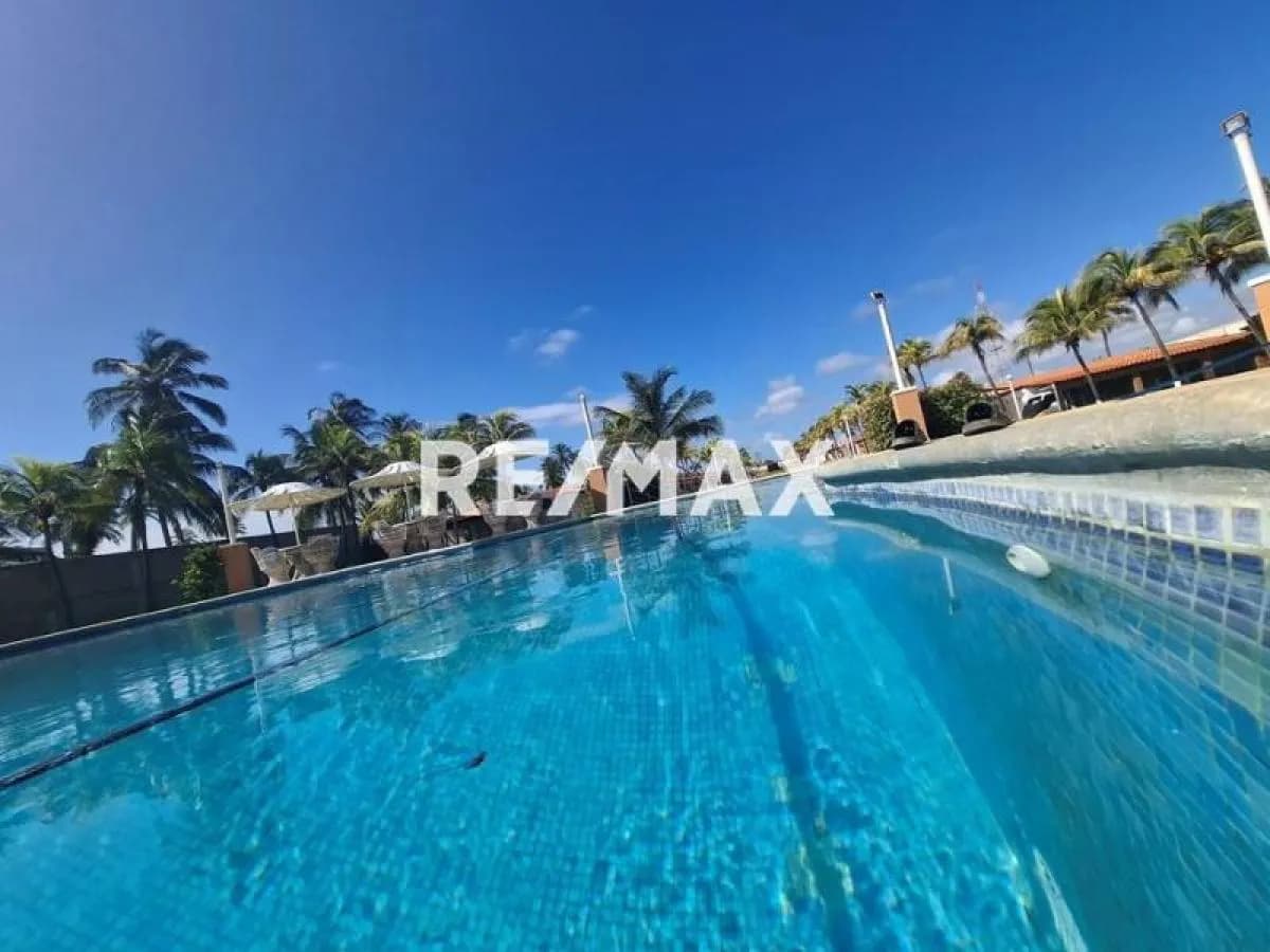 VENDE MODERNA Y ESPACIOSA CASA EN LOS CORALITOS IV, TUCACAS