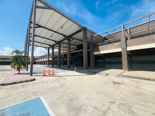 Locales Comerciales En Venta Y Alquiler En Lo Más Nuevo En Vía Flor Amarillo El Punto Plaza Comercial
