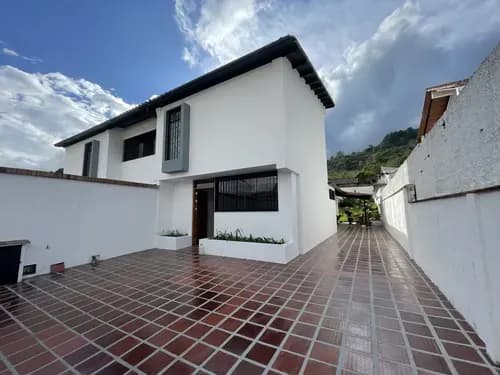 Quinta Residencial De 198 Metros A Media Cuadra Del Parque Beethoven, En La Ciudad De Mérida