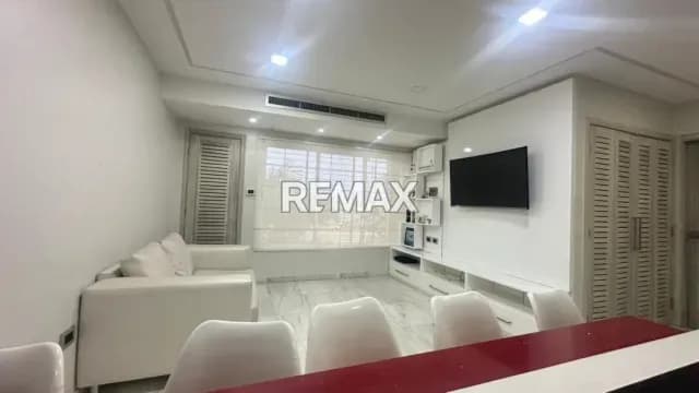 VENDO APARTAMENTO EN EDFICIO LA ESMERALDA