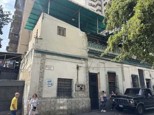 Casa Comercial Ubicada En Buen Punto En Quinta Crespo