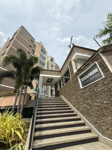 Apartamento Remodelado En Res. Titanium Suites Valencia Planta 100% Y Pozo