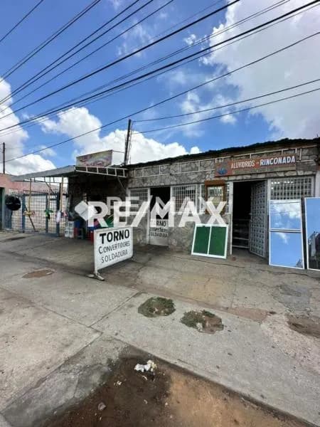 Locales Av La Limpia