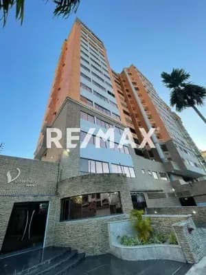 Apartamento en alquiler- Resd. Vesubio Suites, La trigaleña