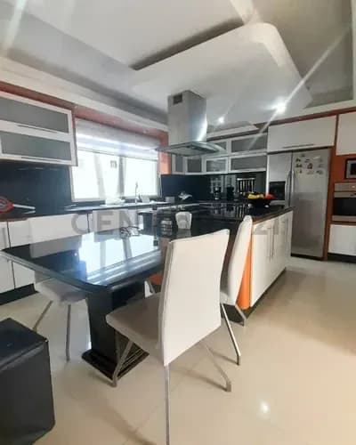 Quinta En Urbanización Villas Laguna Club, ¡lista Para Habitar