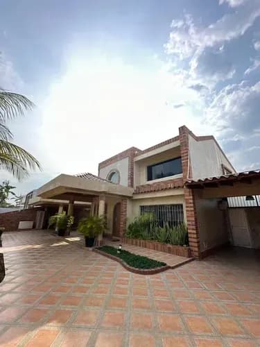 Casa En Venta En Altos De Guataparo Ls