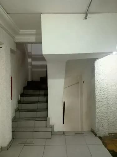 Local En Alquiler/ Venta Ubicado En La Av. Universidad