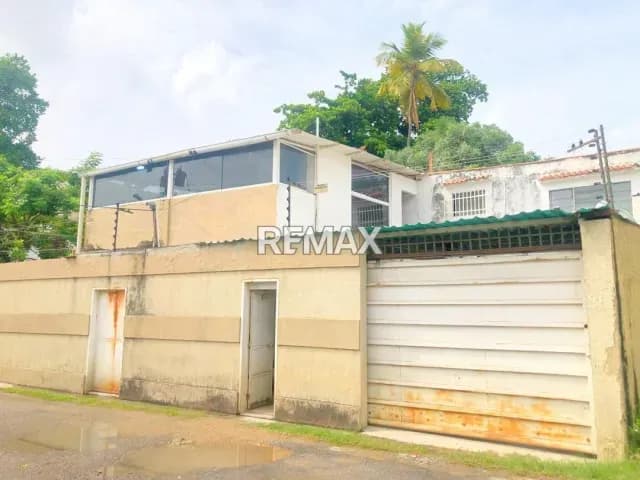 Venta de terreno con bienechuria a demoler