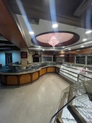 Vende Local Comercial En C.c En La Urb. Las Clavellinas, El Trigal