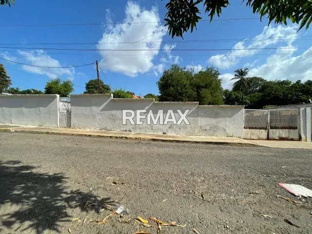Casa con amplio terreno en Barrio La Pastora, zona oeste