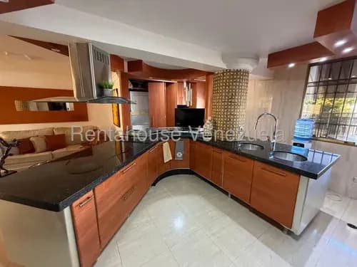 Amplio Apartamento En Venta En Cumbres De Curumo Mls 26-16765 Ab