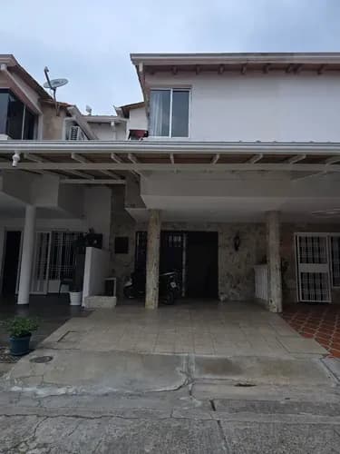 Alquiler: Casa Equipada En Urb. Girasol - San Cristóbal