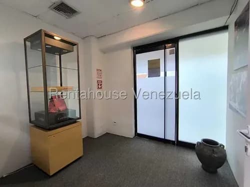 Oficina En Alquiler En Lago Mall Mls #25-21976 P.s