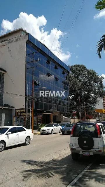 Planta Total 100% SE ALQUILA OFICINA CC Imperial II AV bolivar