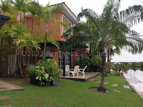 Leandro Manzano Townhouse En Venta Puerto Encantado Mls #24-11383