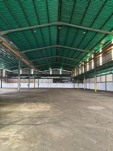 En Alquiler Galpón 5000 Mts2 Área Techada Los Guayos 4500 Mts2 2 Ofic 3 Baños Luz Trifásica Condominio Privado Altura 12 Mts Sólo Clientes Gm