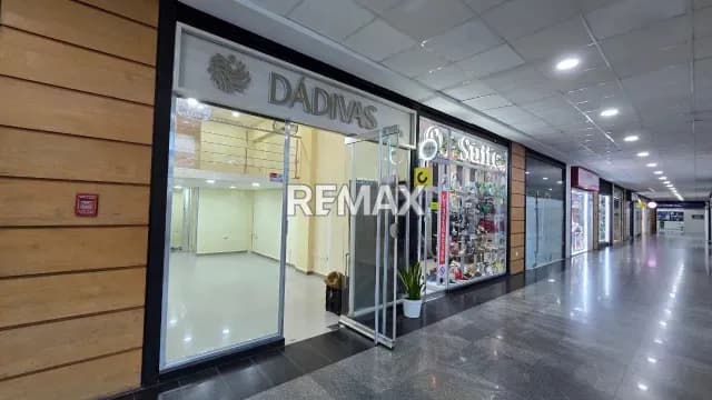 VENTA LOCAL CENTRO COMERCIAL CRISTAL. NAGUANAGUA