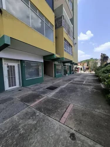Meb, Alquiler Local Comercial - Av. Bolívar Norte - Valencia, 327857
