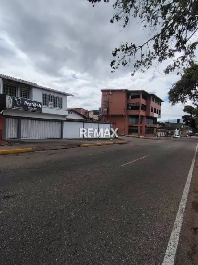 ALQUILER Local comercial Urbanización Pro-Patria. Avenida 19 de abril, canal Subiendo diagonal al Inces
