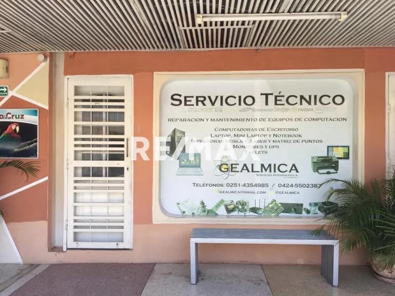 Local Comercial N° 13 en Alquiler Centro Comercial Plaza la Cruz -Cabudare