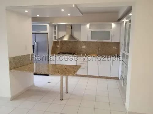 Apartamento En Res. Gran Parque Ii, Valles De Camoruco, Diagonal Al C.c Garibaldi Y Cerca Del Cc Mediterranean Y Colegios Privados. Baños Con Pareduches De Cristal Templado, 15 Puestos