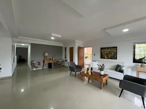 En Venta Apartamento En El Parral, Res Titania. Ag