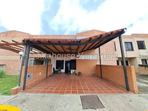 Teresita Luigi Vende Townhouse Ubicado En San Diego, Pueblo De San Diego, Completamente Remodelado Y Listo Para Mudarte. Tl 25-24951
