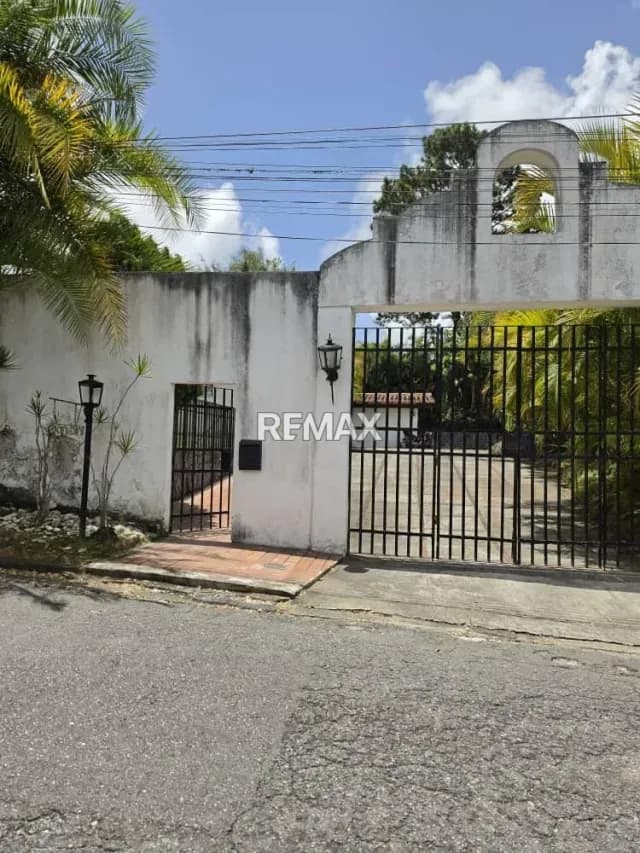 VENTA CASA COLONIAL EN ALTO HATILLO
